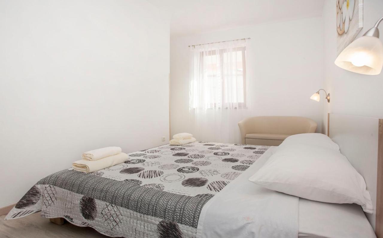 Apartmani Dragica 로비니 외부 사진