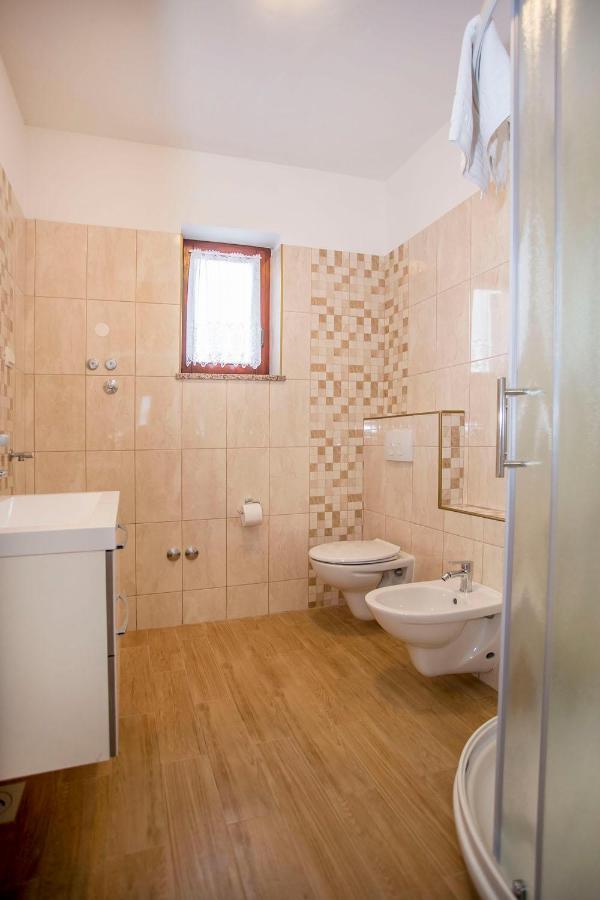 Apartmani Dragica 로비니 외부 사진