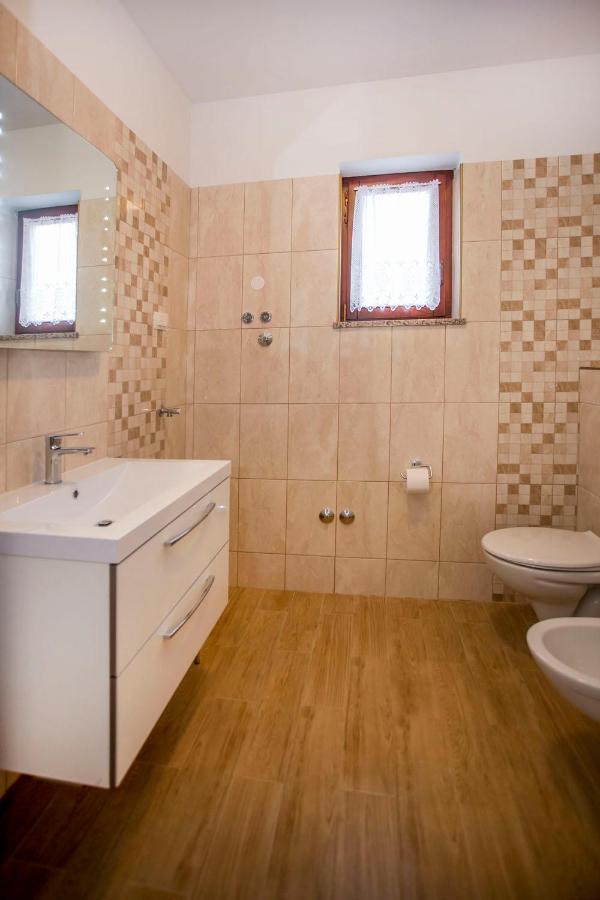 Apartmani Dragica 로비니 외부 사진