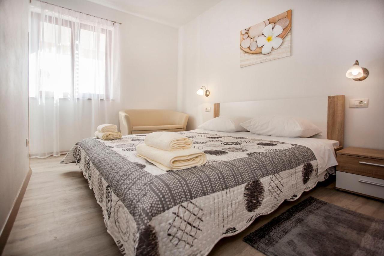 Apartmani Dragica 로비니 외부 사진