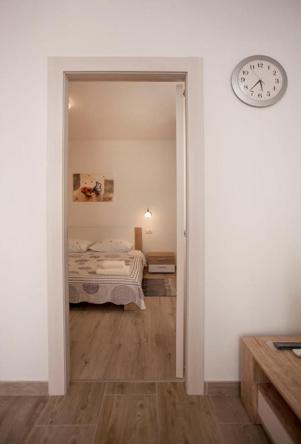 Apartmani Dragica 로비니 외부 사진