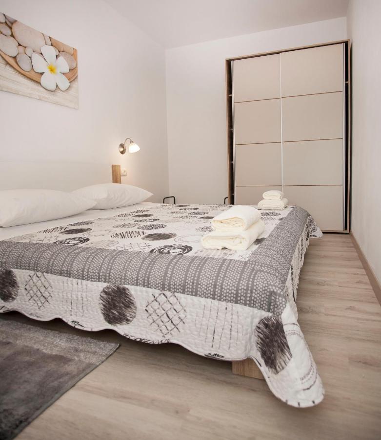 Apartmani Dragica 로비니 외부 사진