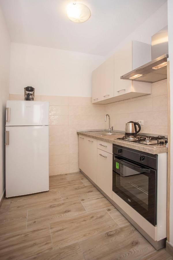 Apartmani Dragica 로비니 외부 사진