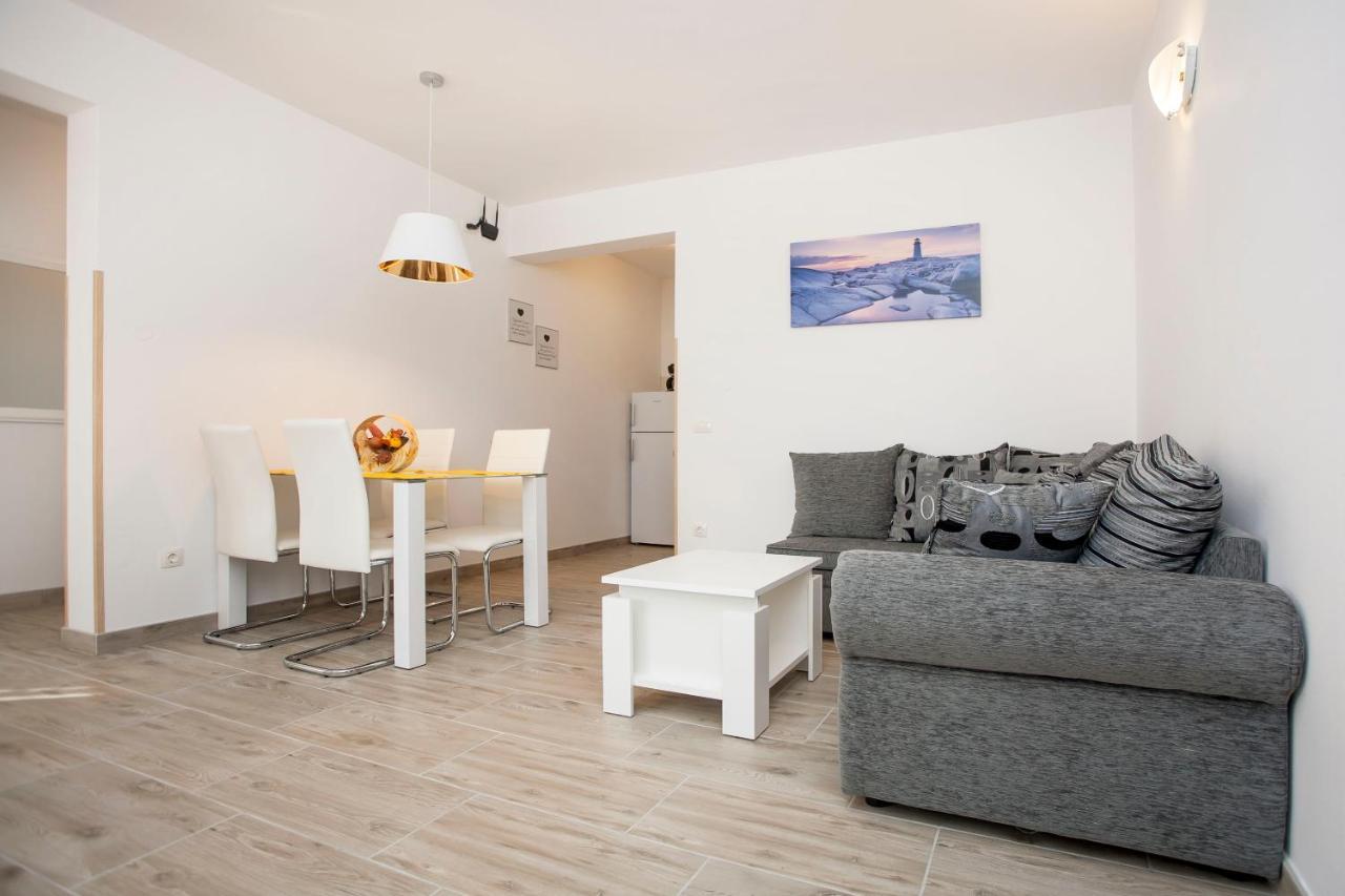 Apartmani Dragica 로비니 외부 사진