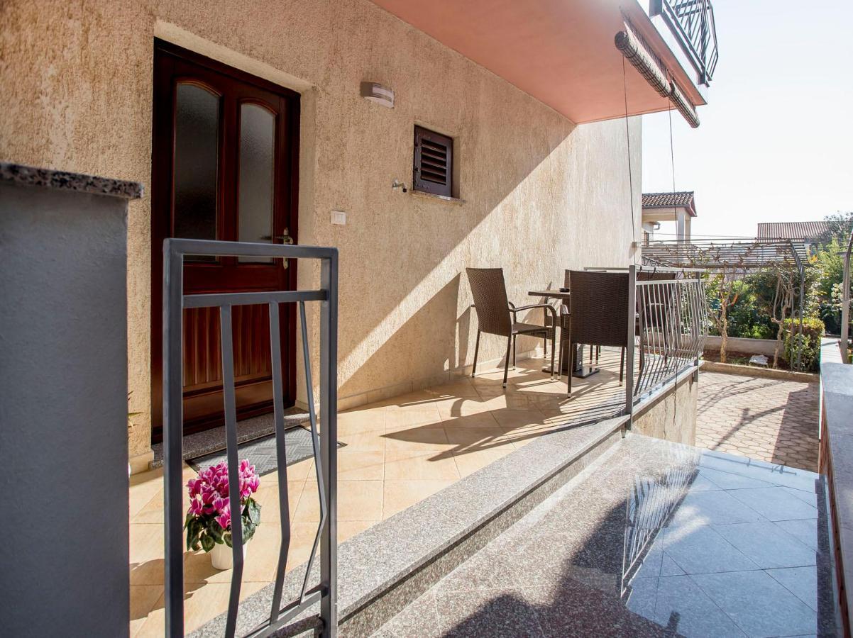 Apartmani Dragica 로비니 외부 사진