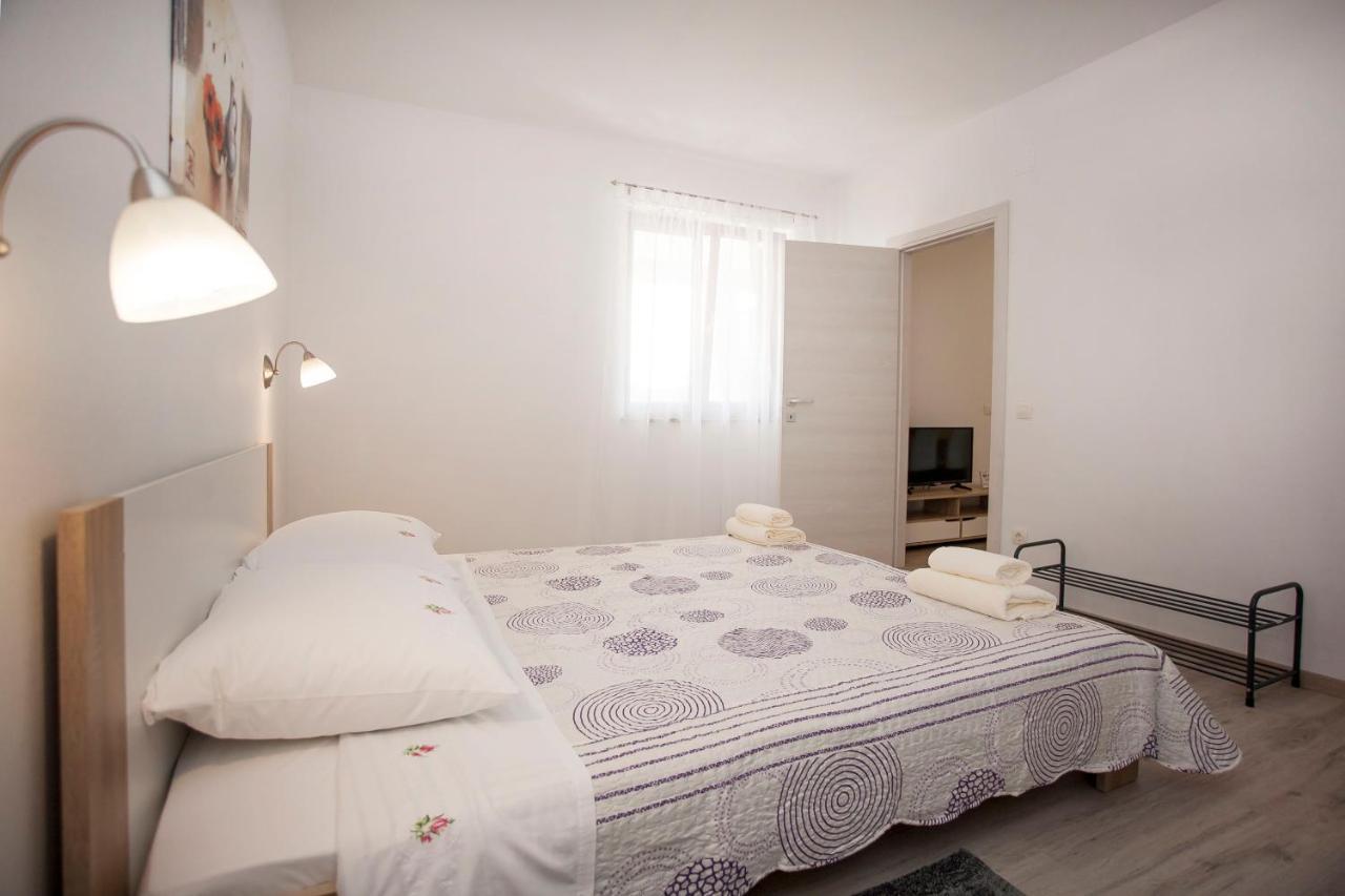 Apartmani Dragica 로비니 외부 사진