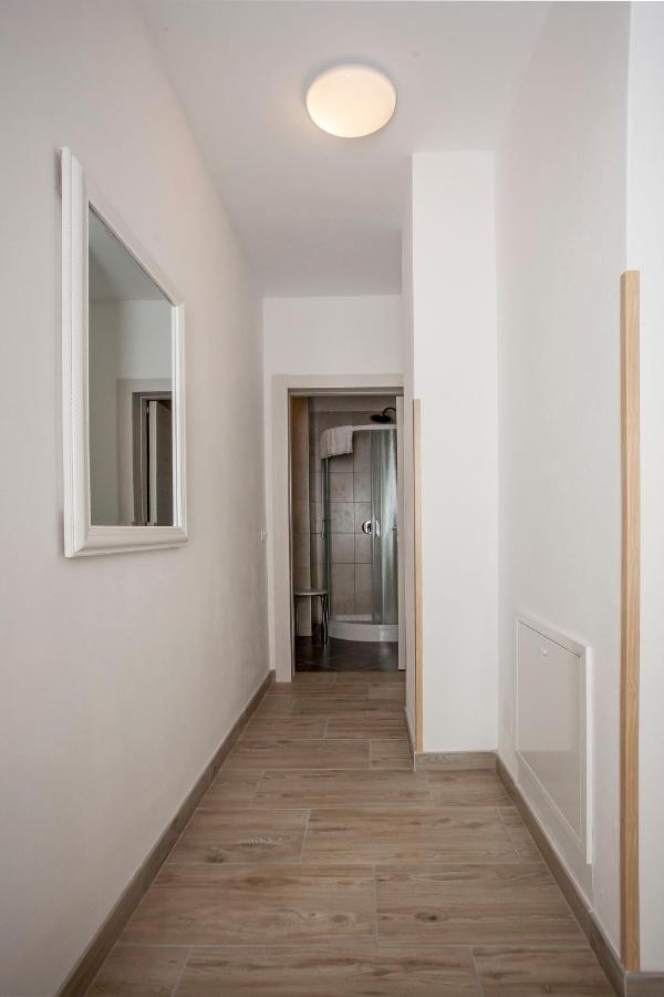 Apartmani Dragica 로비니 외부 사진