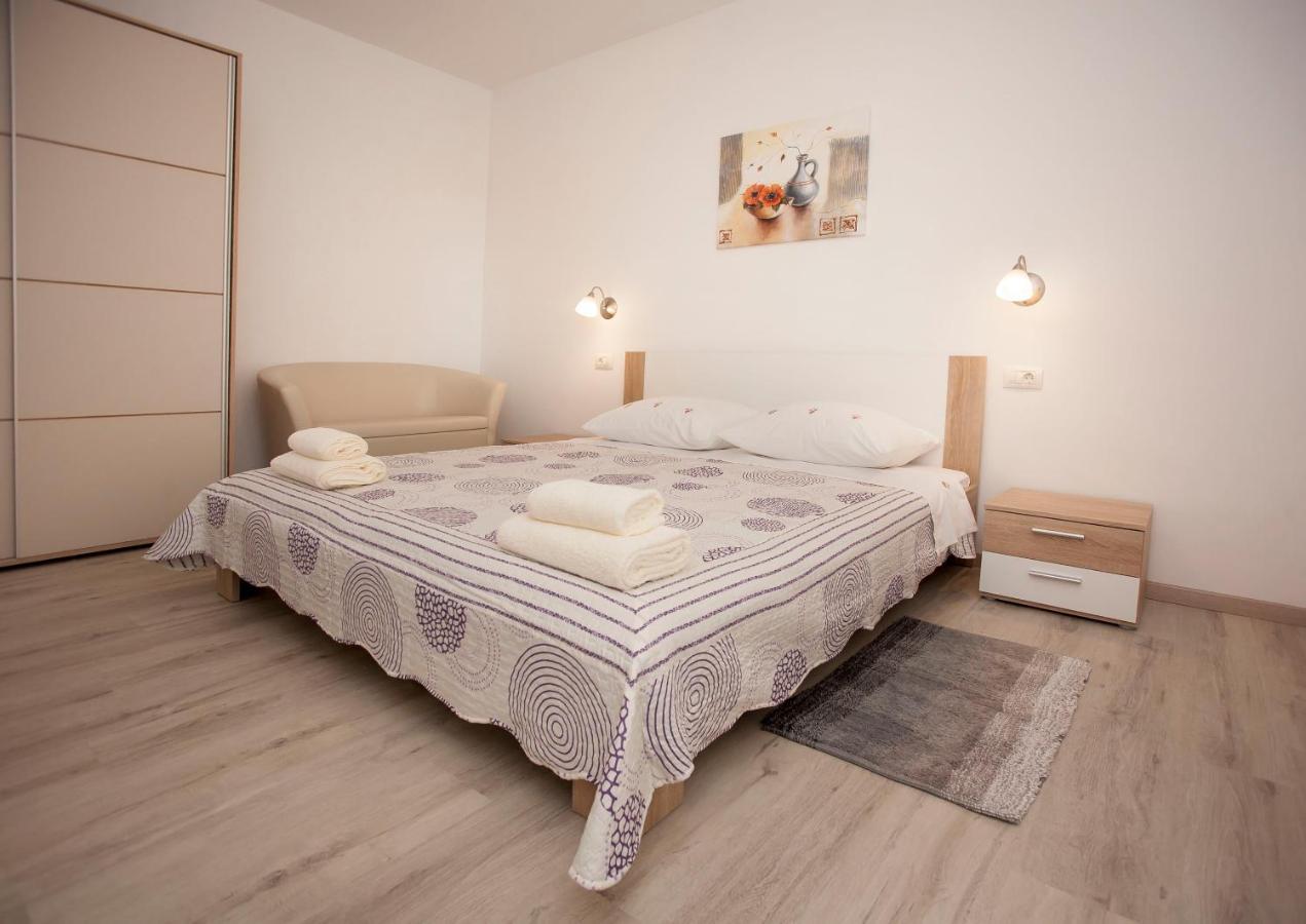 Apartmani Dragica 로비니 외부 사진