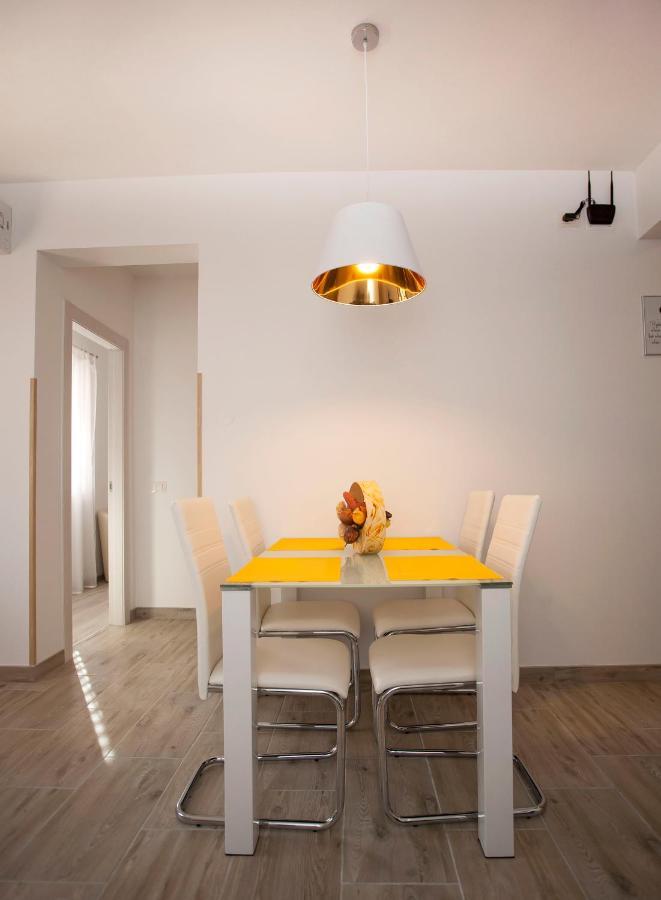Apartmani Dragica 로비니 외부 사진