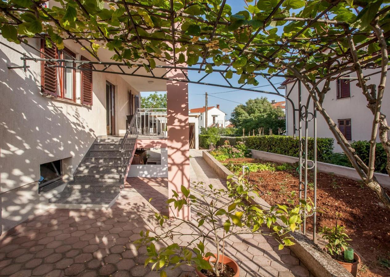 Apartmani Dragica 로비니 외부 사진