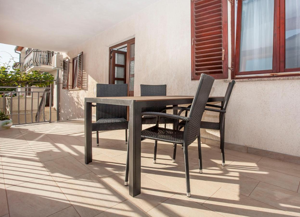 Apartmani Dragica 로비니 외부 사진