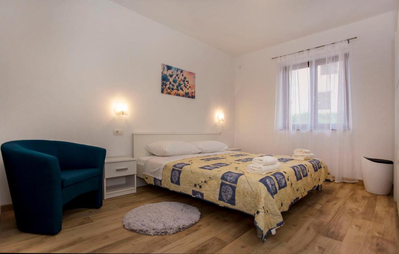 Apartmani Dragica 로비니 외부 사진