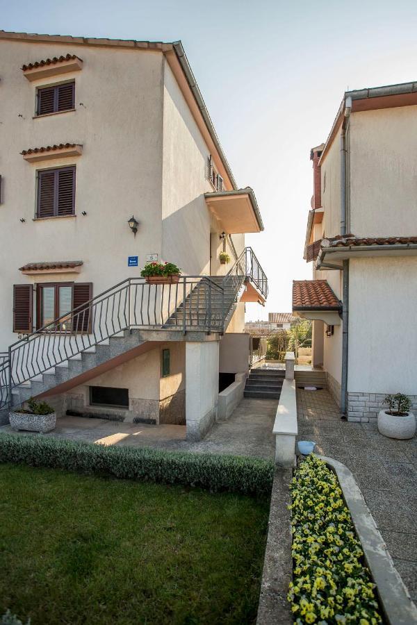 Apartmani Dragica 로비니 외부 사진